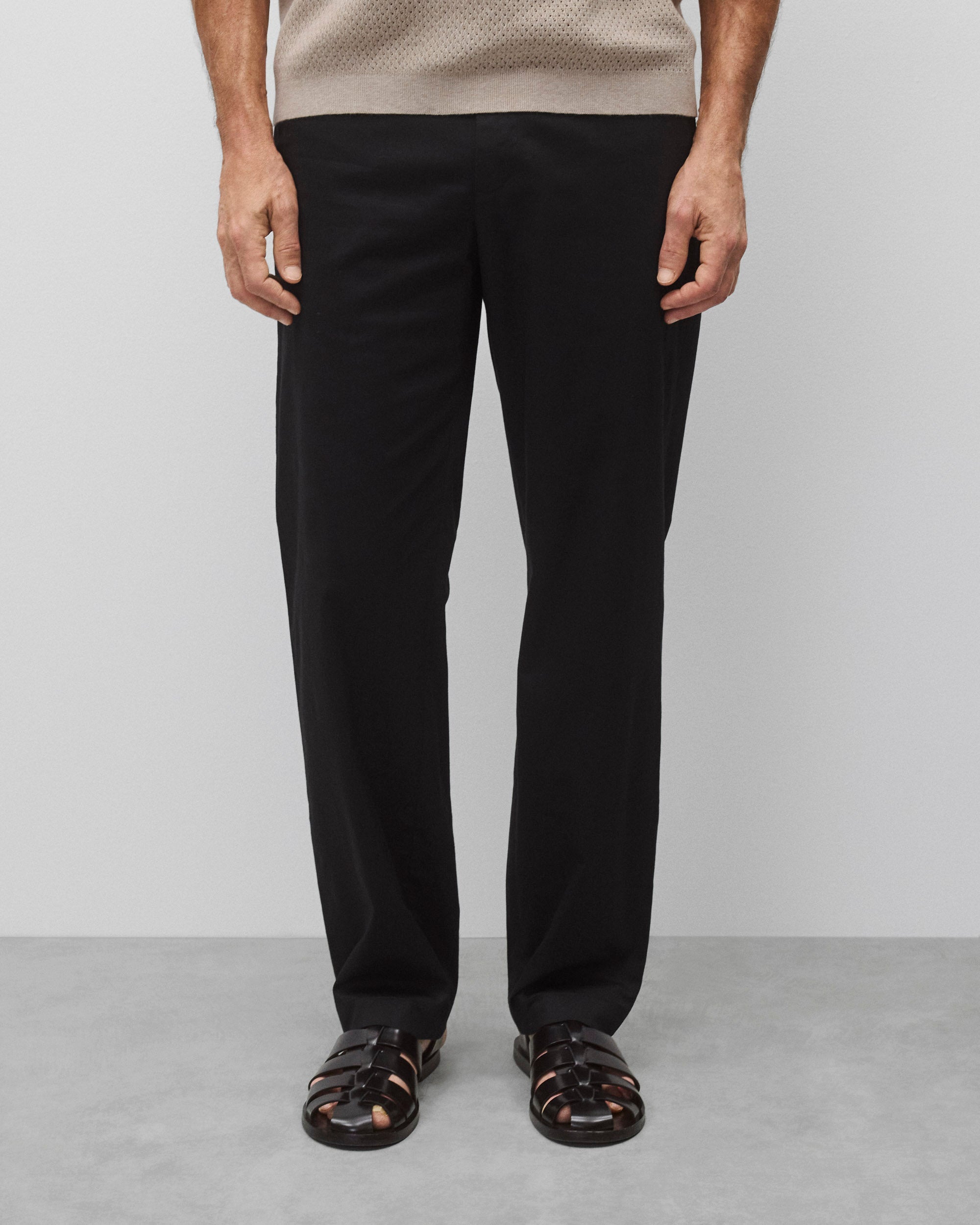 SS26_RC-5693_BLACK_PANT_on_2.